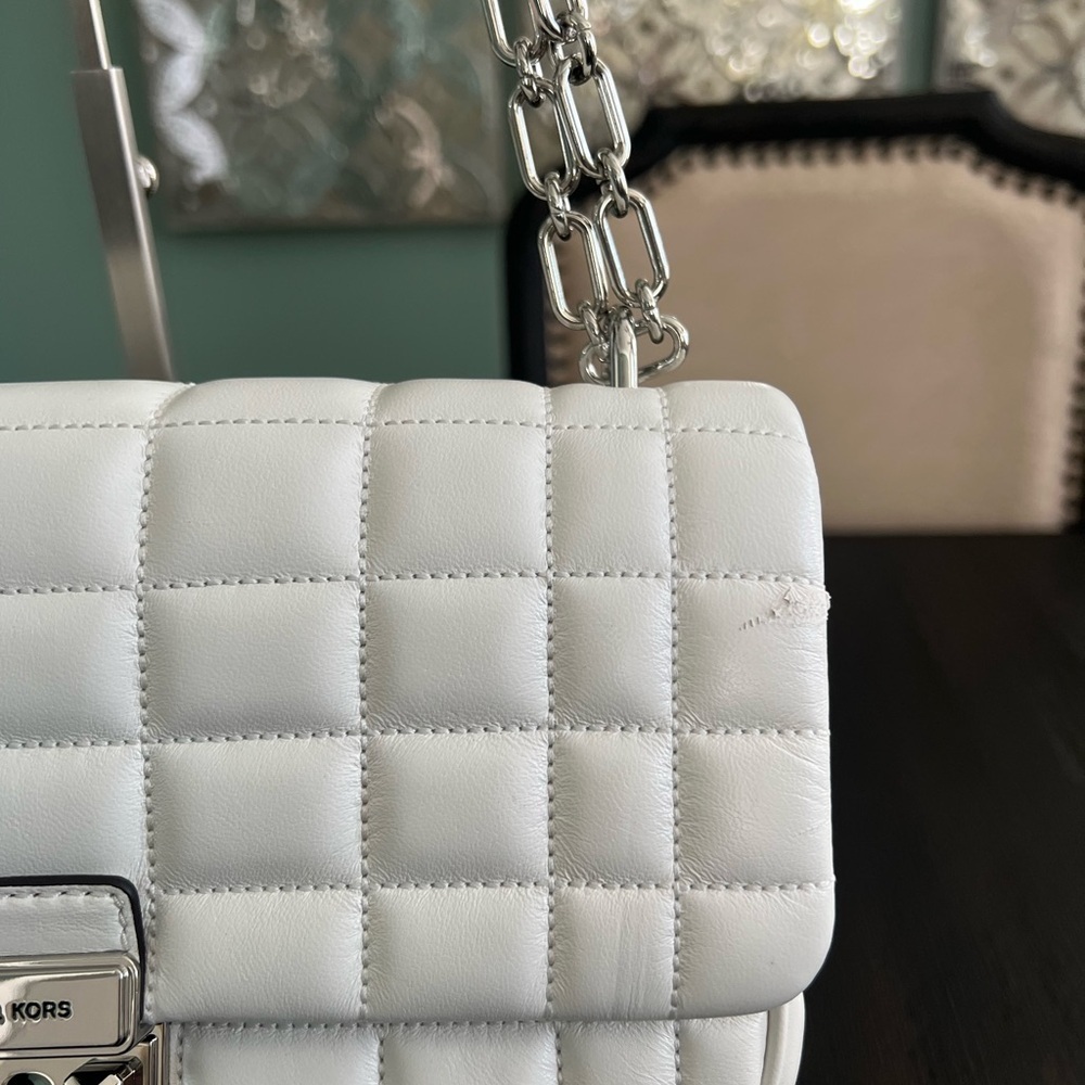 Michael Kors Tribeca Large Quilted Leather Shoulder Bag in Optic White - Picture 5 of 12